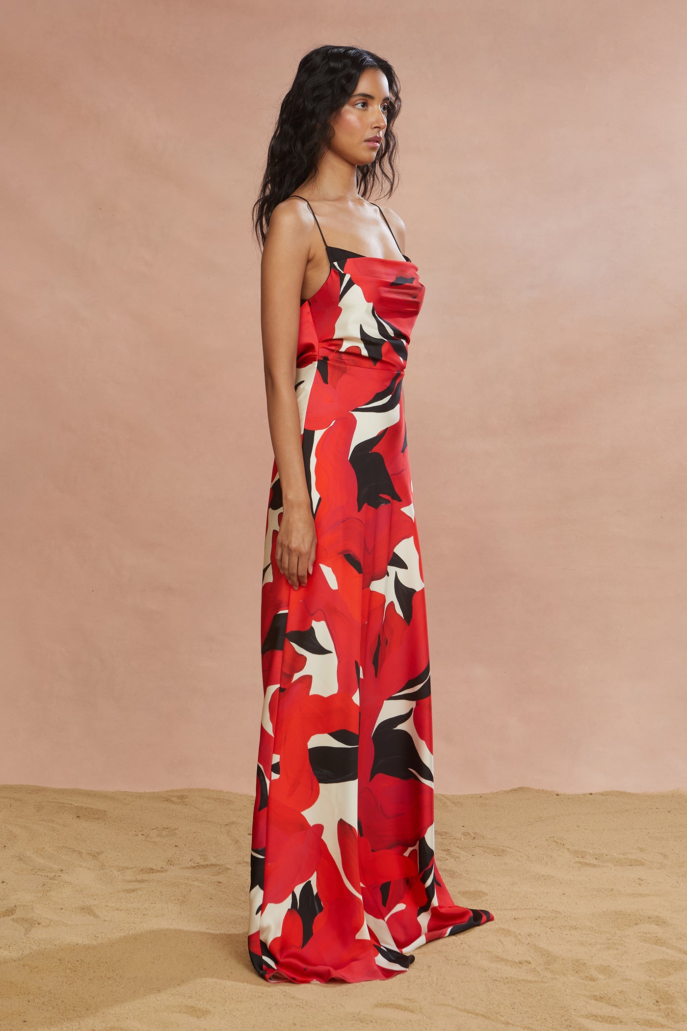 ワンピース amour embroidered dress Alyina Gown – AMUR