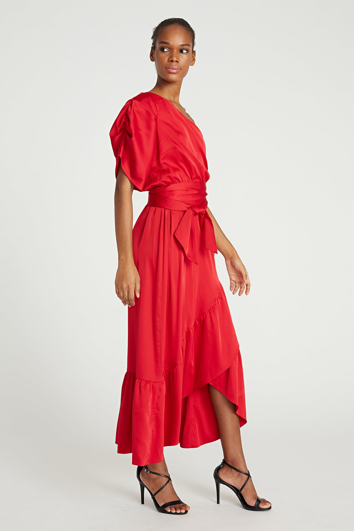 delta red wrap dress It's #ChristmaswithDelta week!!!! 6 DAYS UNTIL OUR SUNDAY VIEWING PARTY! Here's how we kicked off, red dress and red carpet Outfit @rachelgilbertau @_mimco @meggysmithstylist