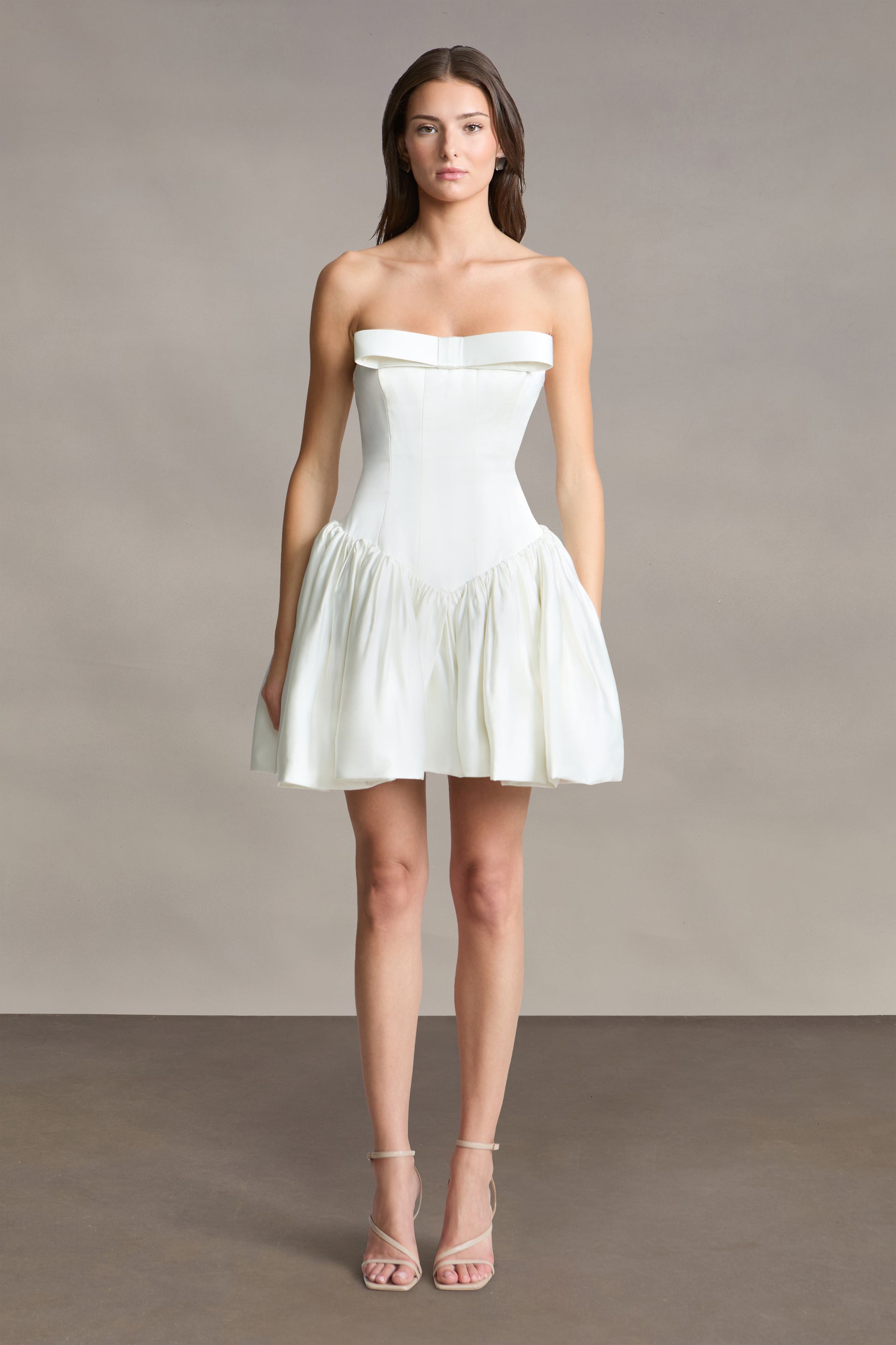 amur white dress Mirelle Bow The composition consists of 67% lyocell AMUR Irvin Mini Dress |